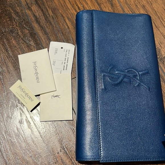 ✨ YSL CLUTCH ✨IN PRISTINE CONDITION - Picture 4 of 4